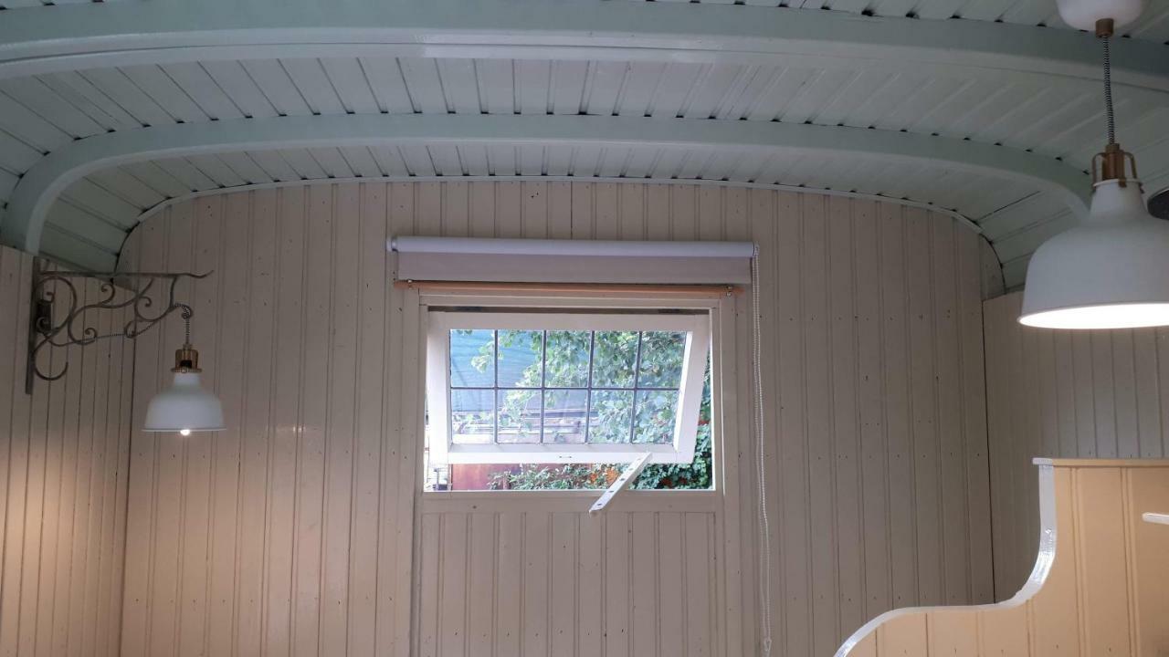Pipowagen Overnachting Het Houten Huis Zaltbommel Exterior foto